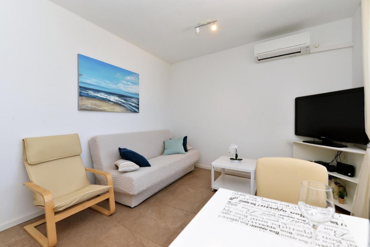 Beach Apartment Vami With Sea View Murter Exterior photo