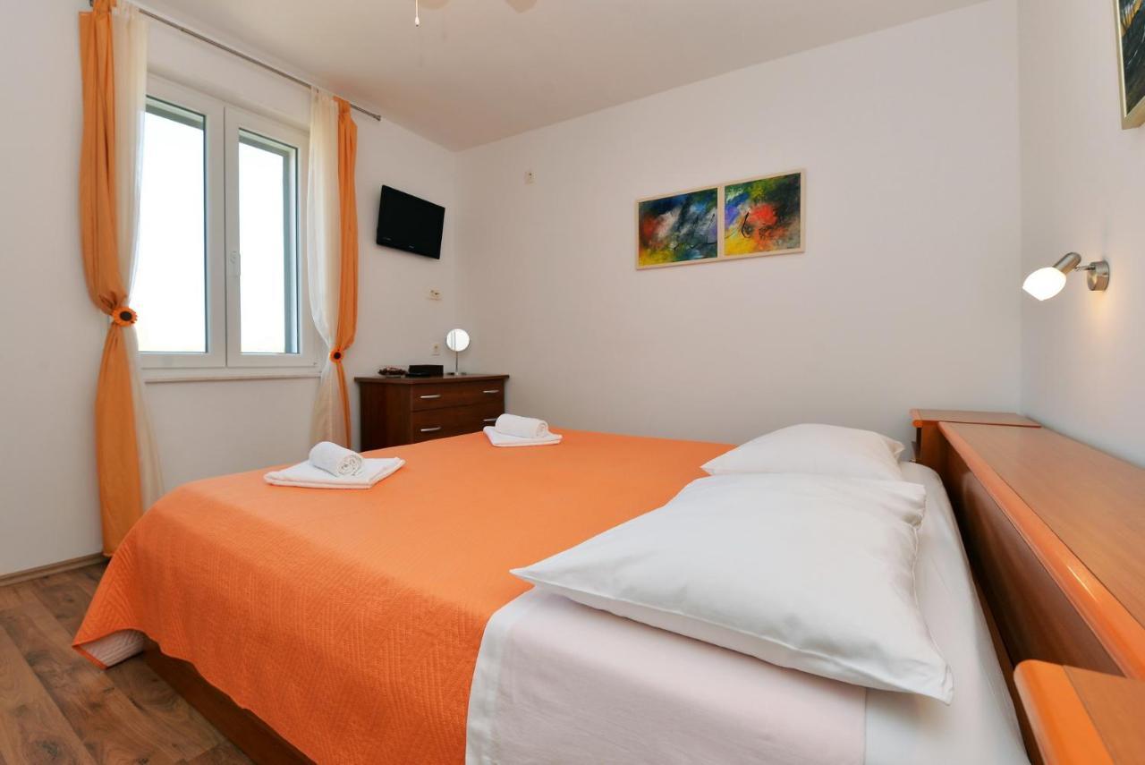 Beach Apartment Vami With Sea View Murter Exterior photo
