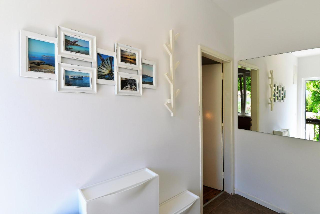 Beach Apartment Vami With Sea View Murter Exterior photo