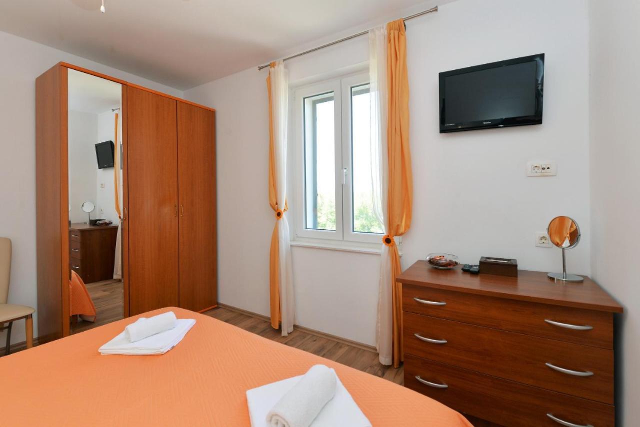Beach Apartment Vami With Sea View Murter Exterior photo